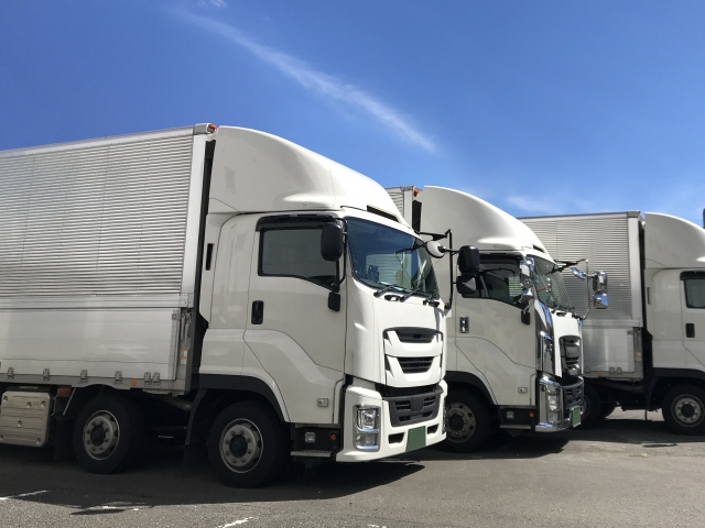 いすゞと日野の違いとは 国内トラックメーカーの2トン 4トン 大型トラックの詳細比較 Driveragent ドライバーエージェント